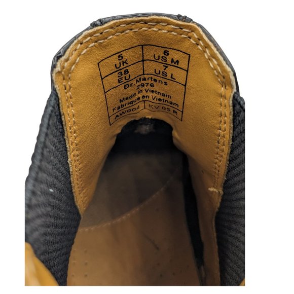 Dr. Martens Women's 2976 Chelsea Boot |Womens Boots| Black Nappa Leather Size 6M - Picture 3 of 6